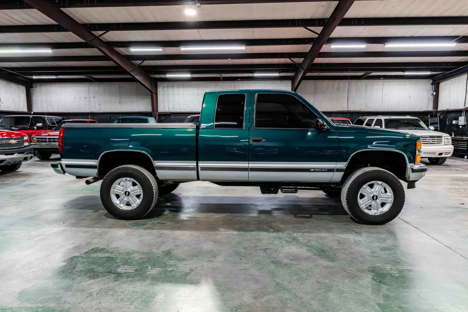1995-Chevrolet-K1500-Emerald Green Metallic-223119-38.jpg